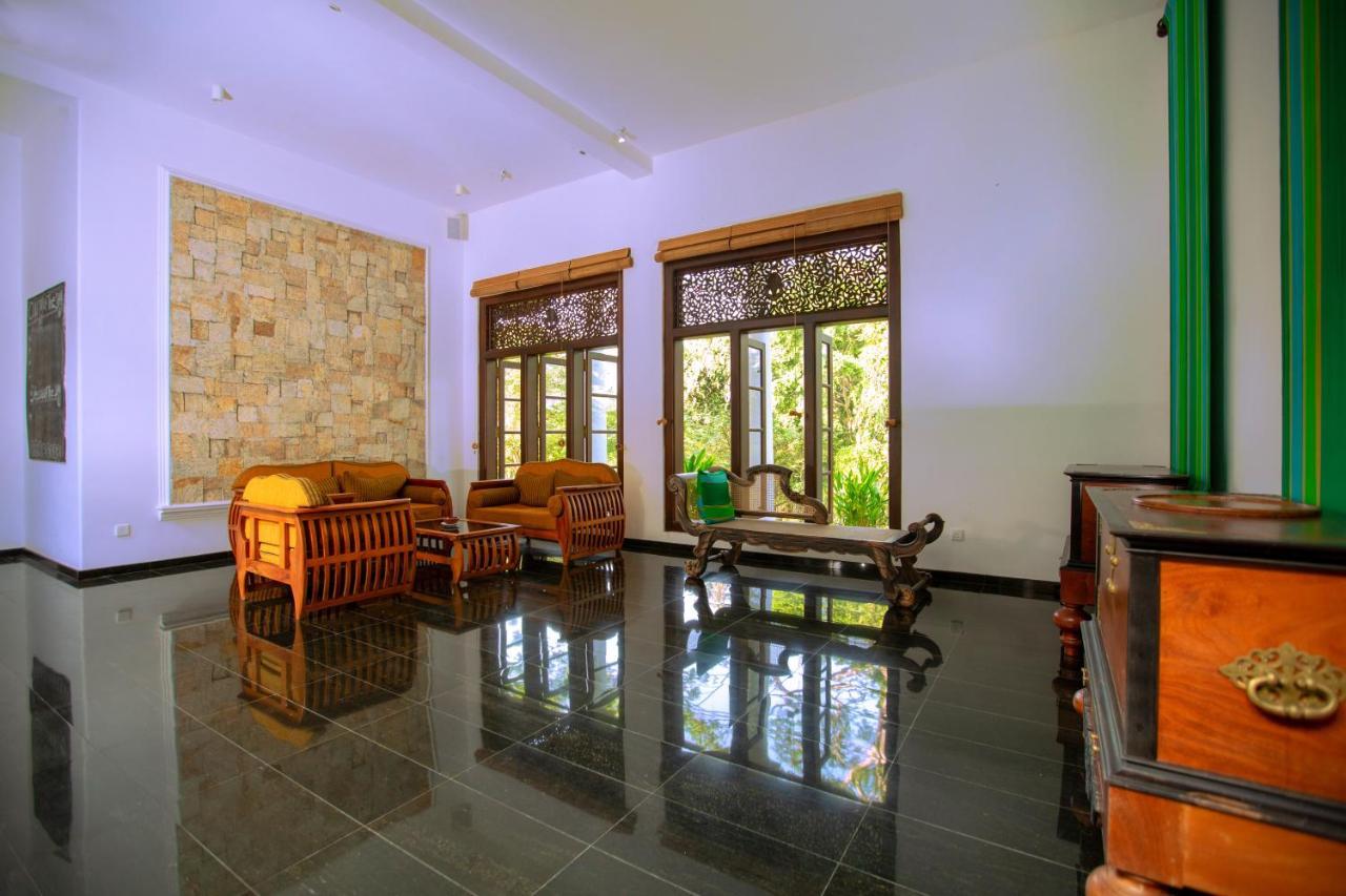 Niyagama House Hotel