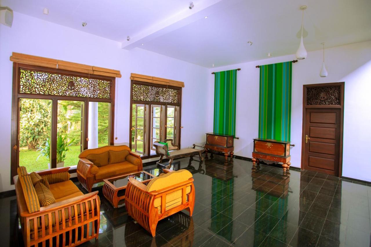 Niyagama House Hotel 5*